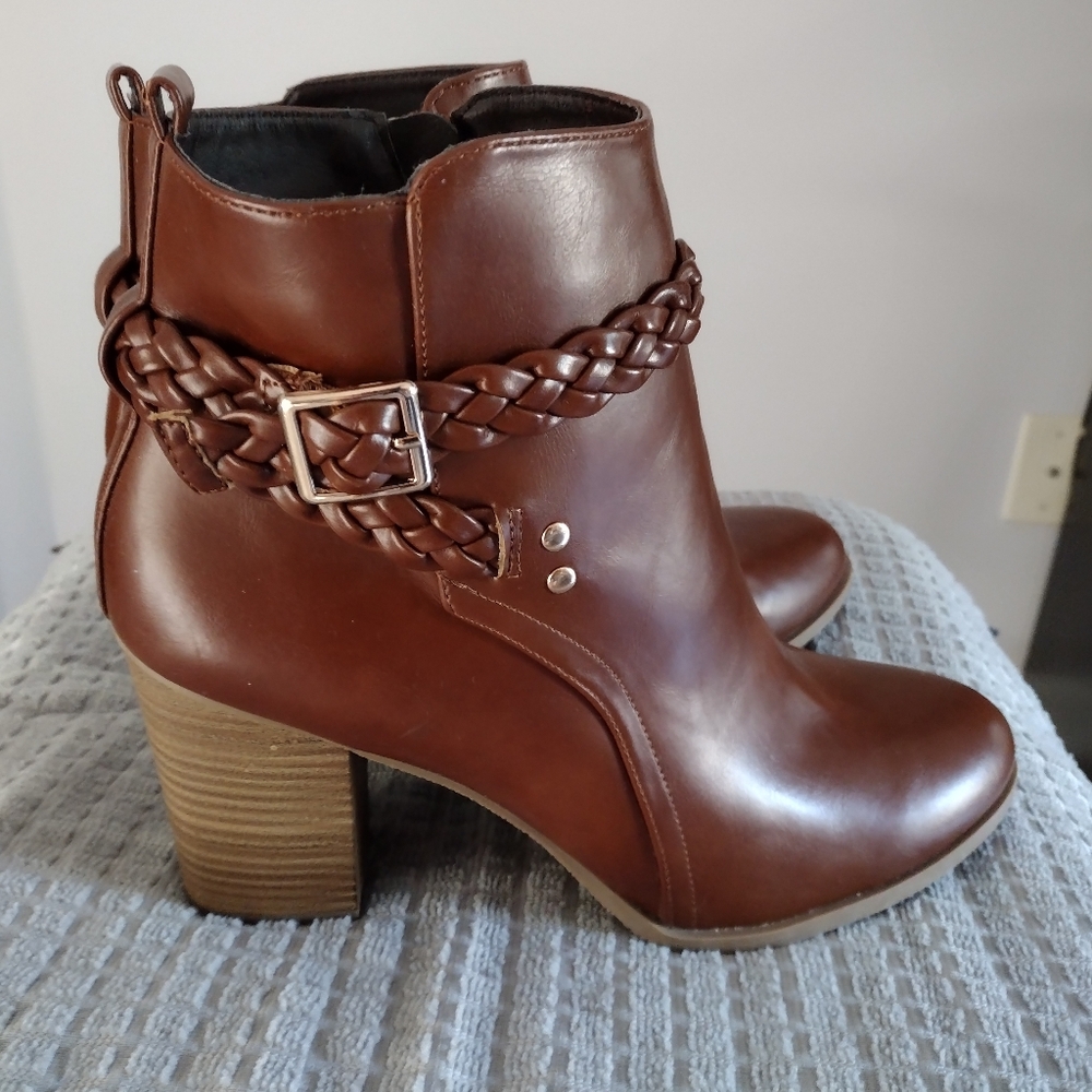 Cognac Heeled Boots! Size 11! NEW with Tags American Eagle Brand